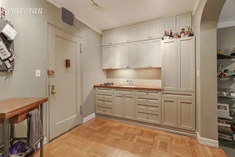 New York City Real Estate | View 210 West 19th Street, 4C | room 2 | View 3