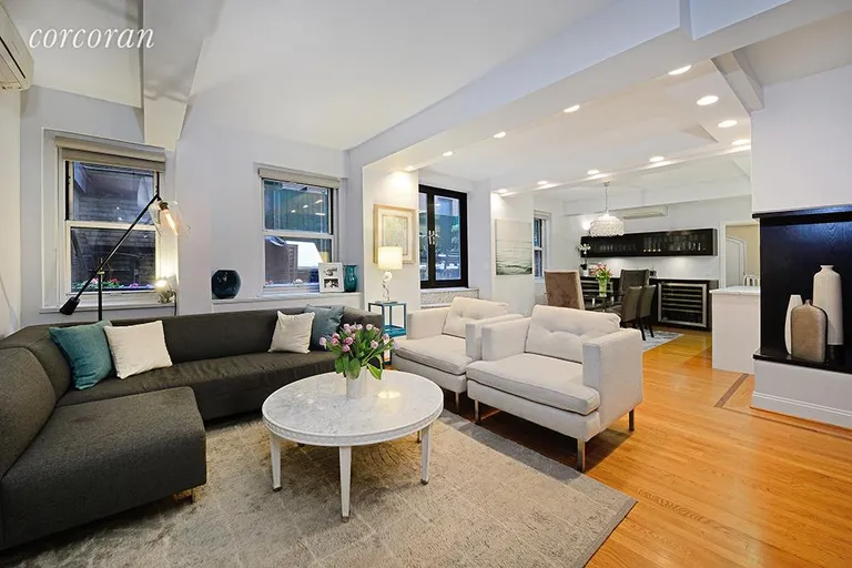 New York City Real Estate | View 2166 Broadway, 4F | 2 Beds, 2 Baths | View 1