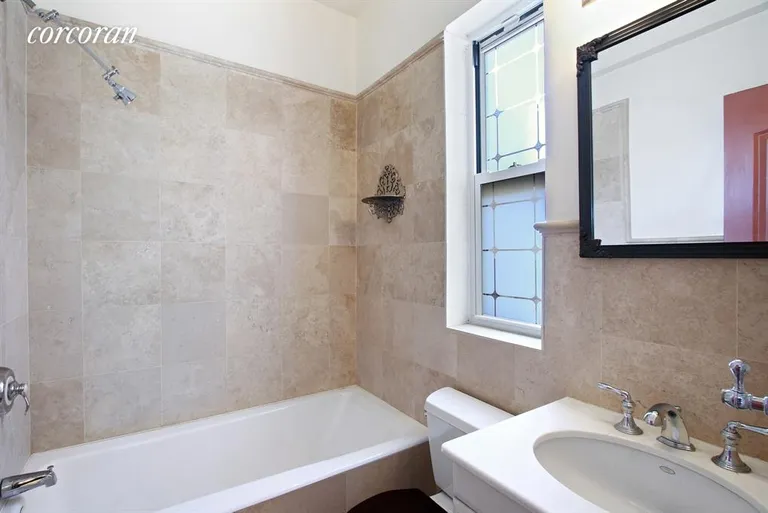 New York City Real Estate | View 41 West 72Nd Street, 17E | Bathroom | View 4
