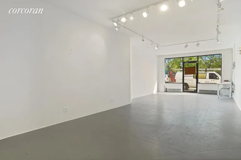 New York City Real Estate | View 81 Grand Street, RETAIL | room 2 | View 3