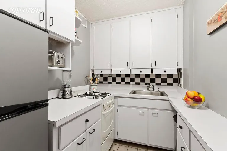 New York City Real Estate | View 305 East 40th Street, 10V | 3. 10V-Kitchen | View 3