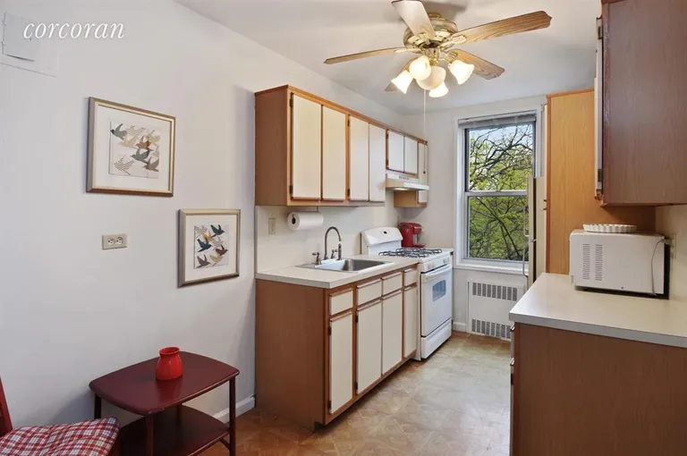 New York City Real Estate | View 221 Mcdonald Avenue, 6N | room 4 | View 5