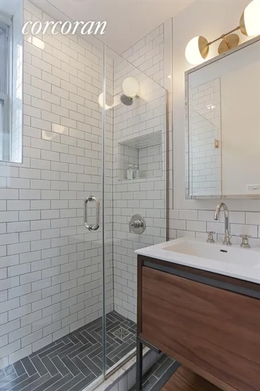 New York City Real Estate | View 45 Pineapple Street, 4B | Msaster Bathroom | View 6