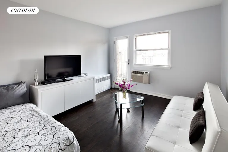 New York City Real Estate | View 211 Thompson Street, 5-O | room 3 | View 4