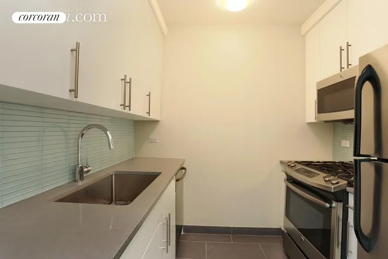 New York City Real Estate | View 81 Fleet Place, 14R | room 3 | View 4