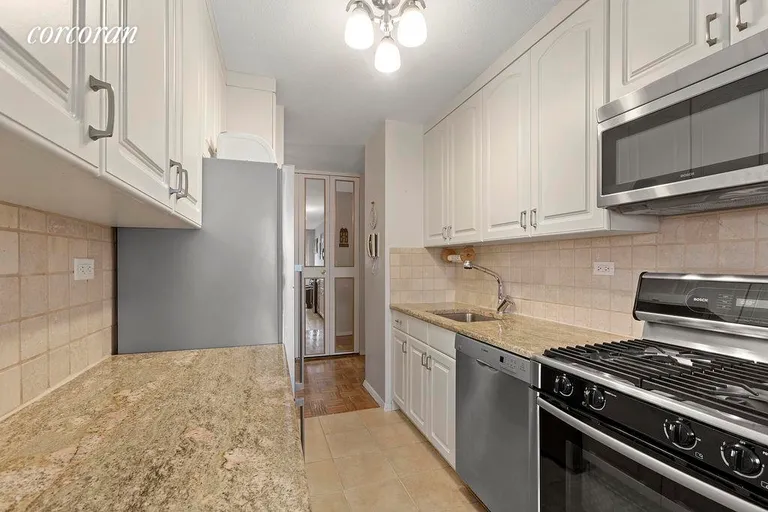 New York City Real Estate | View 1619 Third Avenue, 14H | 04 | View 4