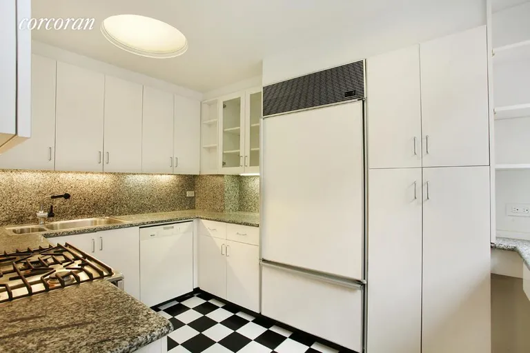 New York City Real Estate | View 25 Central Park West, 9AD | Large, Windowed Renovated Eat-In Kitchen | View 4