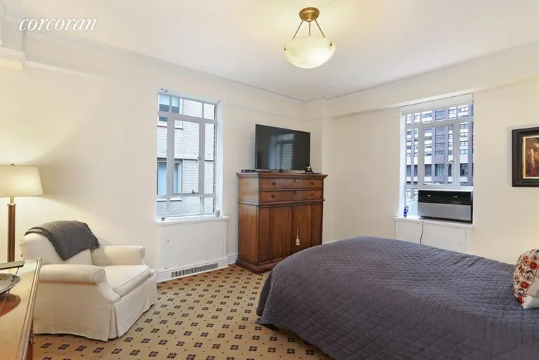 New York City Real Estate | View 25 Central Park West, 9AD | Corner Master Bedroom | View 6