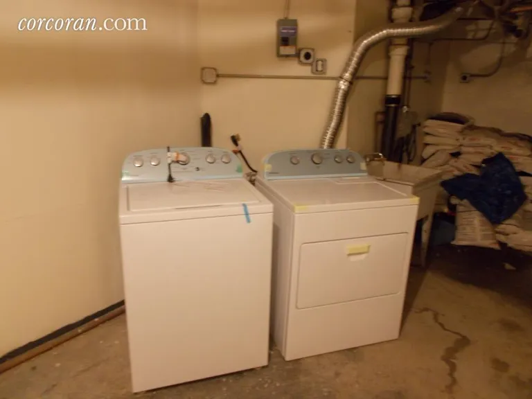 New York City Real Estate | View 703 Carroll Street, 1L. | washer/dryer | View 16