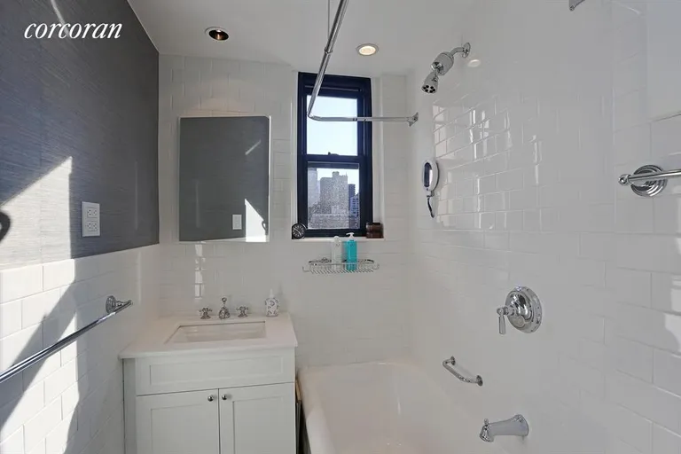 New York City Real Estate | View 240 East 79th Street, 8C | Bathroom | View 4
