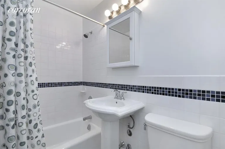 New York City Real Estate | View 444 East 84th Street, 2GH | 2nd Bathroom | View 8