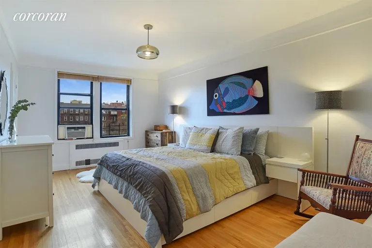 New York City Real Estate | View 415 Ocean Parkway, 5G | Master bedroom with en suite + walk in closet | View 3