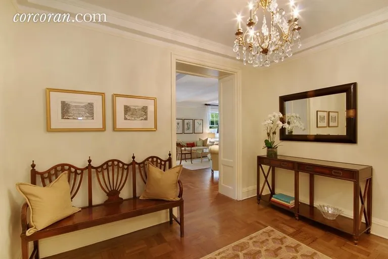 New York City Real Estate | View 1035 Fifth Avenue, 2D | Spacious Entrance Gallery | View 3