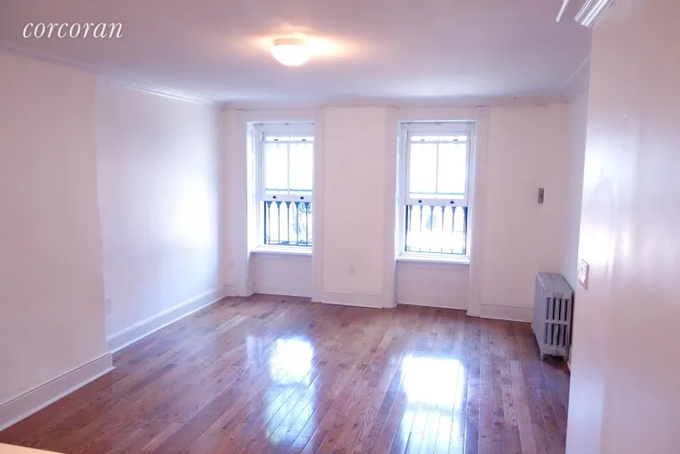 New York City Real Estate | View 336 Decatur Street, Garden | Living Room | View 4