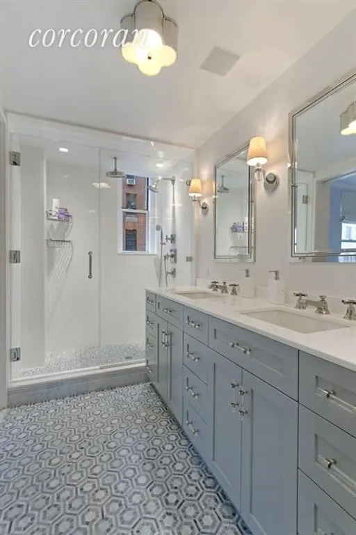 New York City Real Estate | View 1185 Park Avenue, 7E | Master Bathroom | View 4