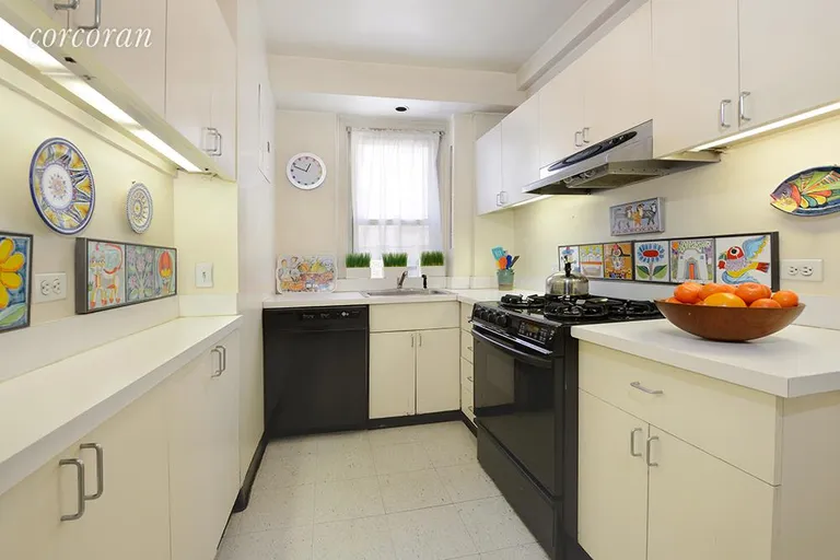 New York City Real Estate | View 163 East 81st Street, 7A | room 5 | View 6