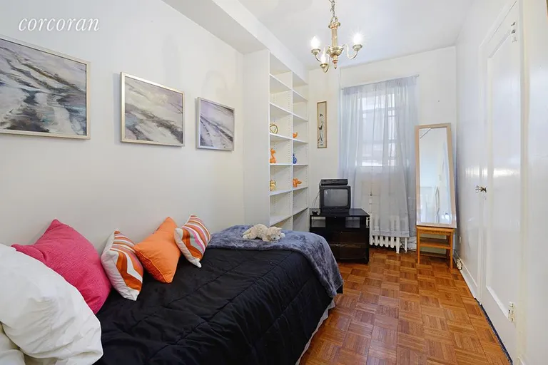 New York City Real Estate | View 163 East 81st Street, 7A | Staff Room | View 9