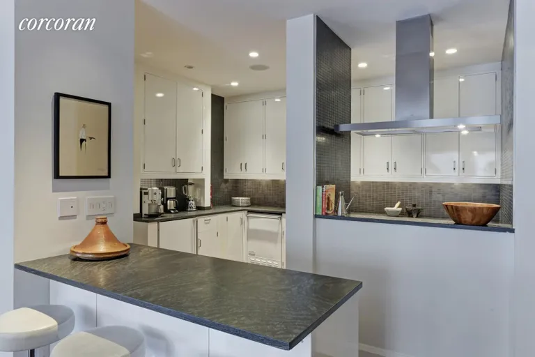 New York City Real Estate | View 252 Seventh Avenue, 8H | Perfect for Entertaining! | View 4