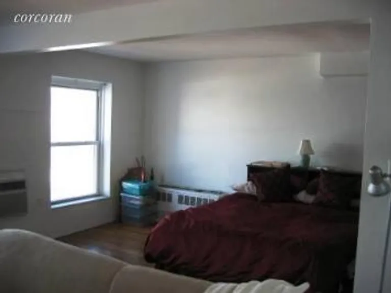 New York City Real Estate | View 144 Columbia Heights, 4R | room 3 | View 4