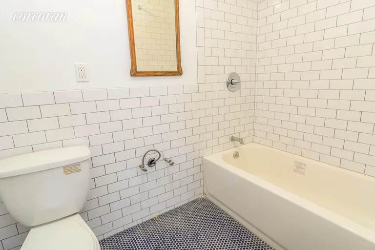 New York City Real Estate | View 348 Gates Avenue, 1 | room 4 | View 5