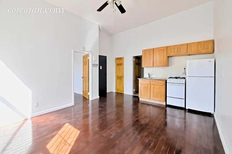 New York City Real Estate | View 132 Lafayette Avenue, 2R | 1 Bed, 1 Bath | View 1
