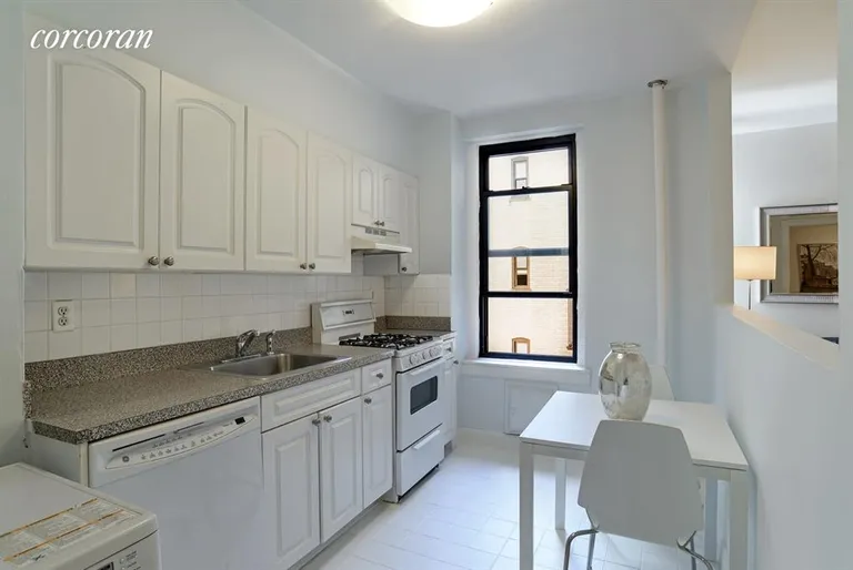 New York City Real Estate | View 125 Eastern Parkway, 5G | Large eat-in kitchen... | View 4