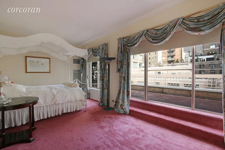 New York City Real Estate | View 200 East 69th Street, TPHB | room 4 | View 5