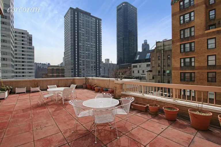 New York City Real Estate | View 200 East 69th Street, TPHB | room 5 | View 6