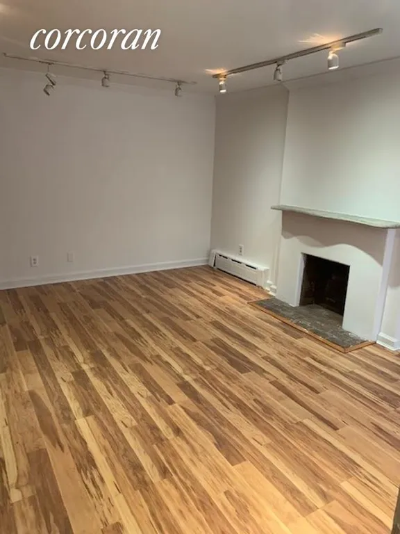 New York City Real Estate | View 208 East 78th Street, GRDN FL | room 4 | View 5