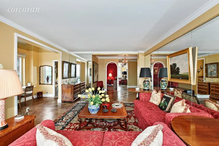 New York City Real Estate | View 45 East End Avenue, 5C | Foyer/Living Room | View 3