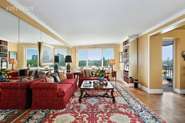 New York City Real Estate | View 45 East End Avenue, 5C | Living Room | View 2