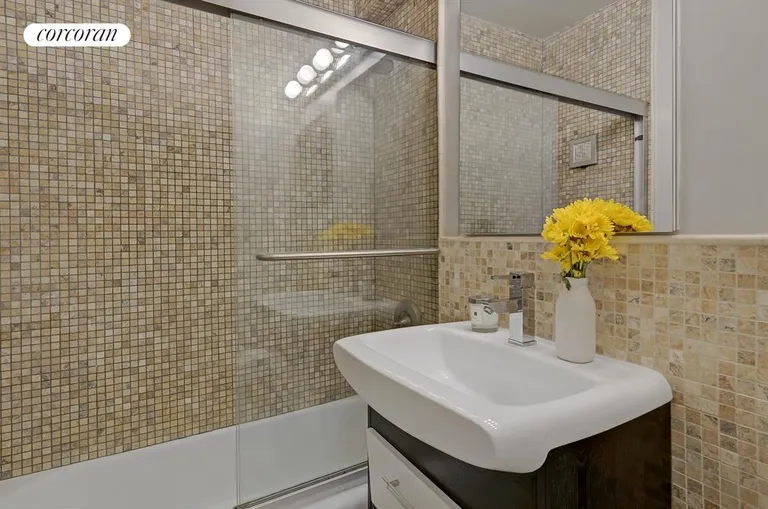 New York City Real Estate | View 7 East 14th Street, 1021 | Renovated Bathroom | View 4