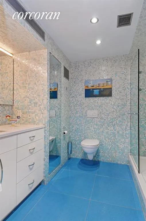 New York City Real Estate | View 253 West 73rd Street, 16EF | Bathroom | View 4