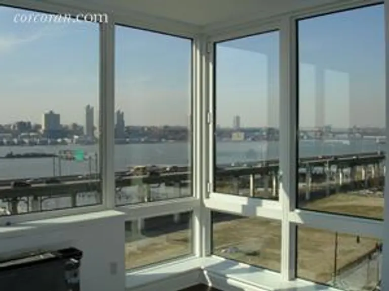 New York City Real Estate | View 120 Riverside Boulevard, 8R | 1 Bed, 1 Bath | View 1