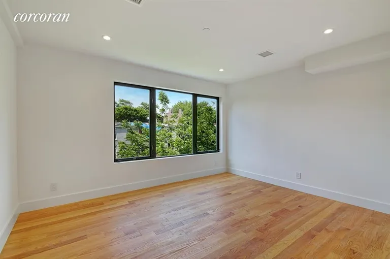 New York City Real Estate | View 33 Madison Street, 3A | Bedroom | View 10