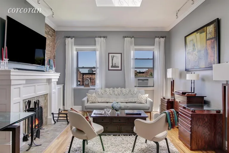 New York City Real Estate | View 656 Carroll Street, 4R | 2 Beds, 1 Bath | View 1