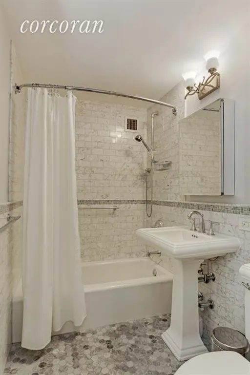 New York City Real Estate | View 435 East 76th Street, PHB | 2nd Bathroom | View 11