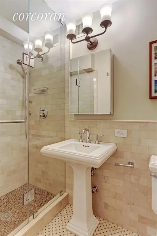 New York City Real Estate | View 435 East 76th Street, PHB | 3rd Bathroom | View 12