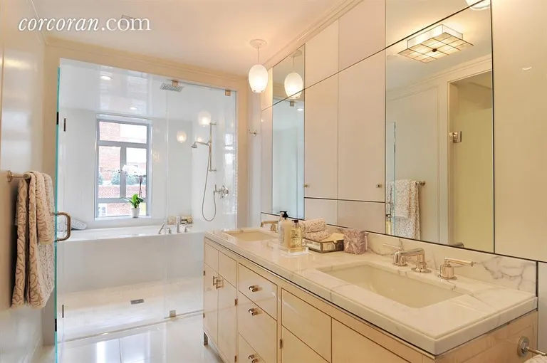 New York City Real Estate | View 21 East 61st Street, 12F | room 2 | View 3