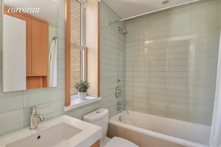 New York City Real Estate | View 40 West 72nd Street, 152-154 | Master Bathroom | View 12