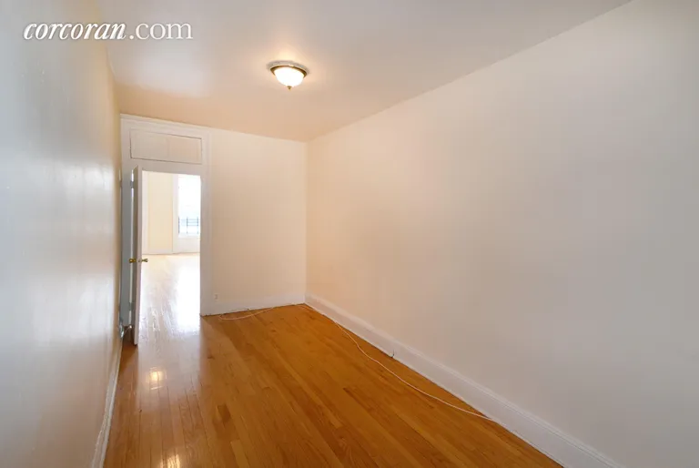New York City Real Estate | View 814 Manhattan Avenue, 3L | room 3 | View 4