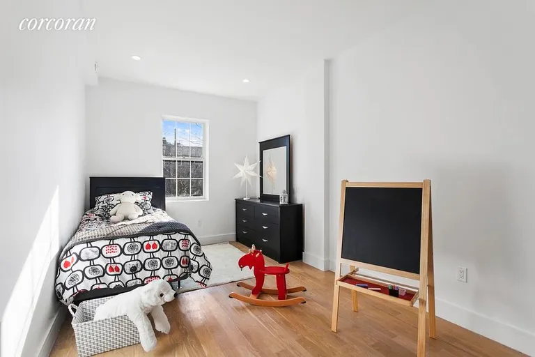 New York City Real Estate | View 476 Hancock Street, 2 | Large Bedrooms | View 4