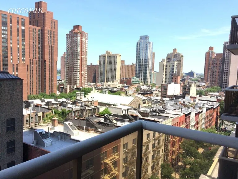 New York City Real Estate | View 200 East 89th Street, 9D | 1 Bed, 1 Bath | View 1