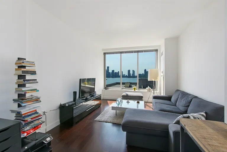 New York City Real Estate | View 450 Washington Street, 816 | 1 Bed, 1 Bath | View 1