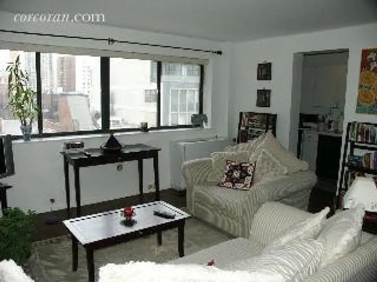 New York City Real Estate | View 225 East 86th Street, 805 | Capacious | View 5