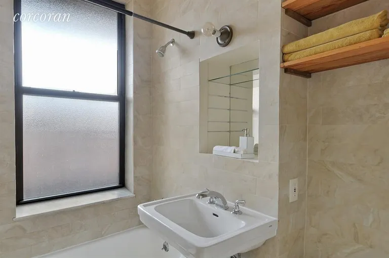 New York City Real Estate | View 447 Fort Washington Avenue, 67 | Bathroom | View 5