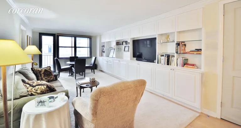 New York City Real Estate | View 401 East 89th Street, 9M | room 3 | View 4