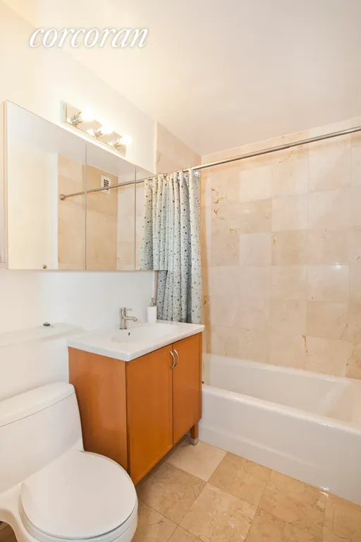 New York City Real Estate | View 1601 Third Avenue, 28H | Renovated Bathroom with bathtub | View 4