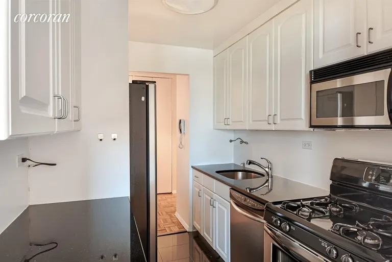 New York City Real Estate | View 1601 Third Avenue, 28H | Kitchen | View 7