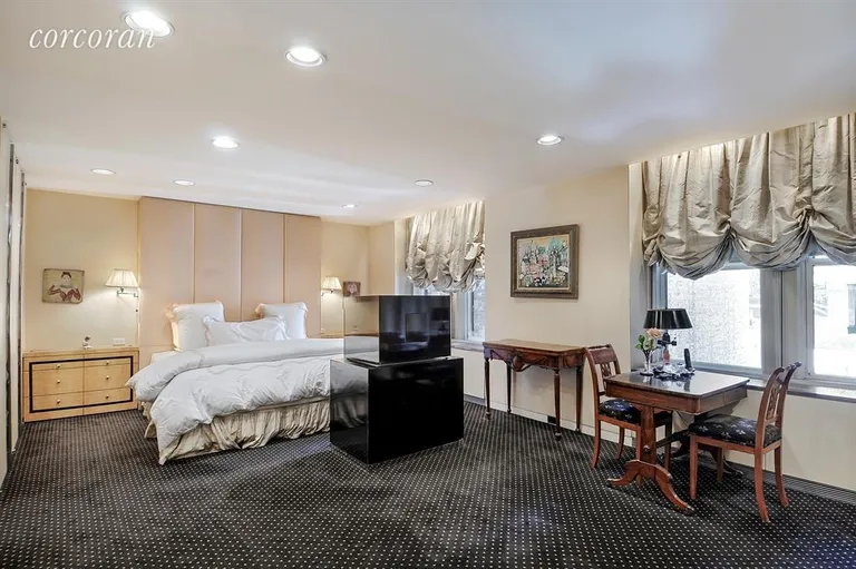 New York City Real Estate | View 575 Park Avenue, 505 | Huge Master Bedroom with south exposure | View 5
